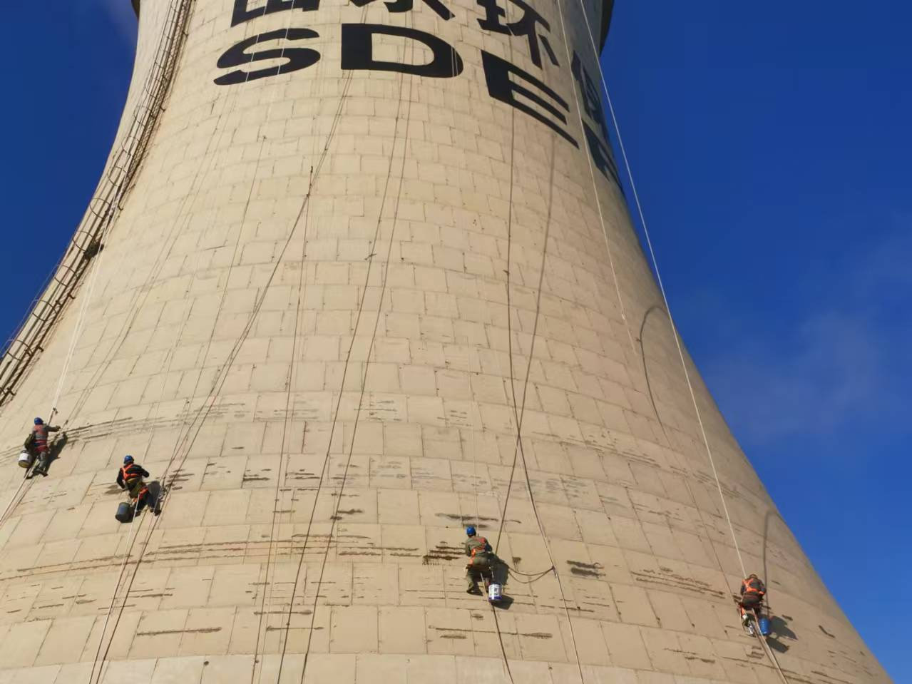 山東環(huán)保能源冷卻塔修補防腐項目施工方案簡略版